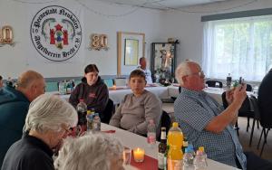  Klick zum Dokument 